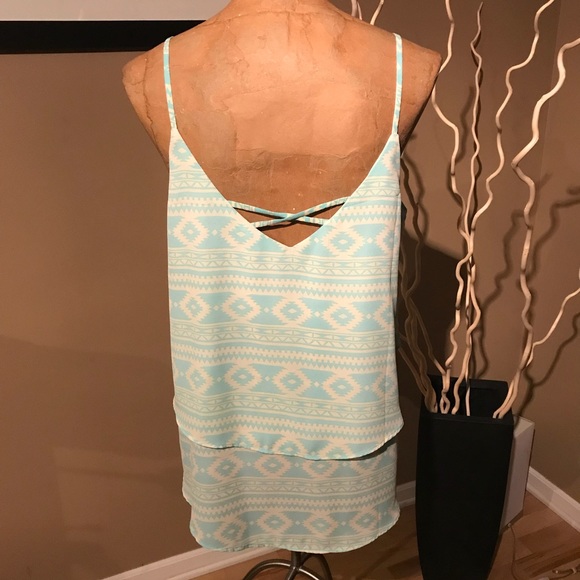 NWOT TOP - Picture 4 of 8